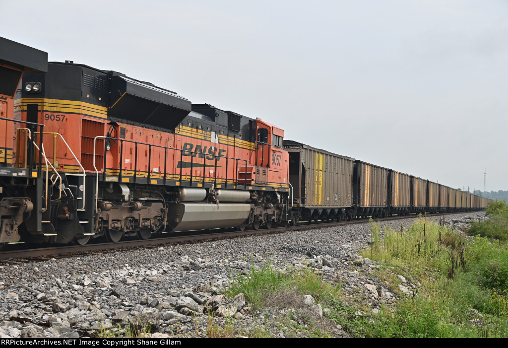 BNSF 9057